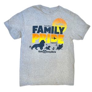 Disney Parks Lion King Family Pride T Shirt Medium